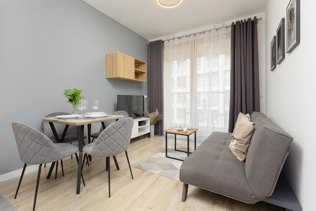 Cozy Apartments With Parking In The 19Th District By Noclegi Renters Varsó Kültér fotó