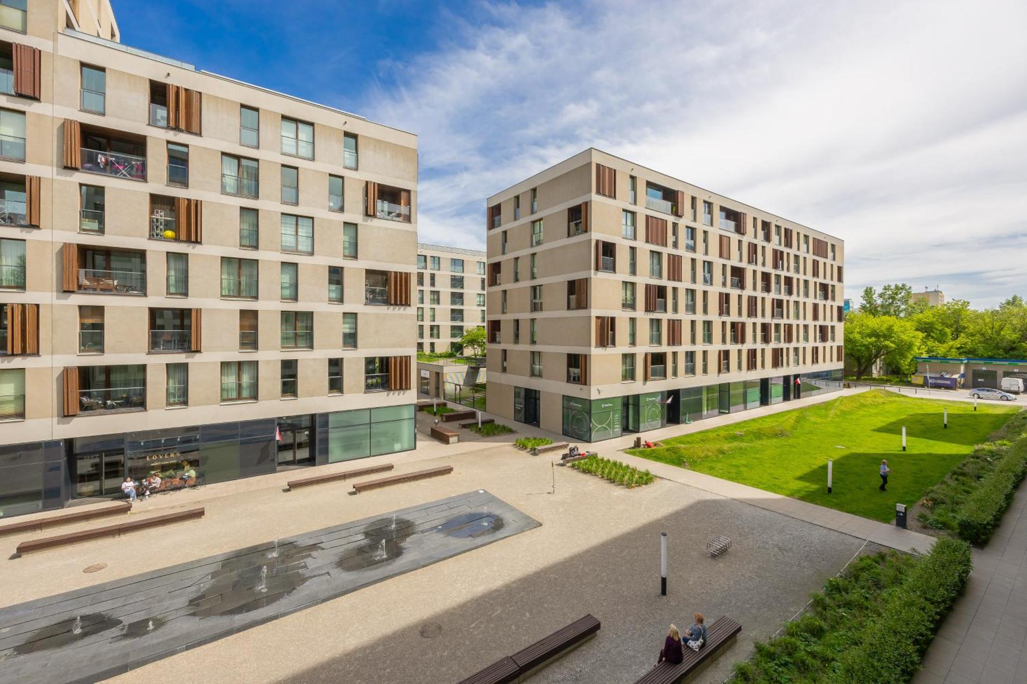 Cozy Apartments With Parking In The 19Th District By Noclegi Renters Varsó Kültér fotó